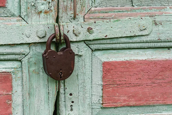 Vieja Cerradura Puerta Con Bisagras Una Puerta Madera —  Fotos de Stock