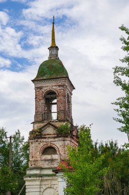Eski Ortodoks çan kulesi, Rusya 'nın Kostroma eyaletindeki Spas-Buraki köyü. İnşaat yılı 1777-1805..