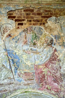 Rusya 'nın Kostroma ilinin Sukhorukovo köyünde terk edilmiş bir Ortodoks kilisesinde duvar resmi. Bina 18. yüzyılın sonunda inşa edildi. Şu anda tapınak terk edilmiş durumda..