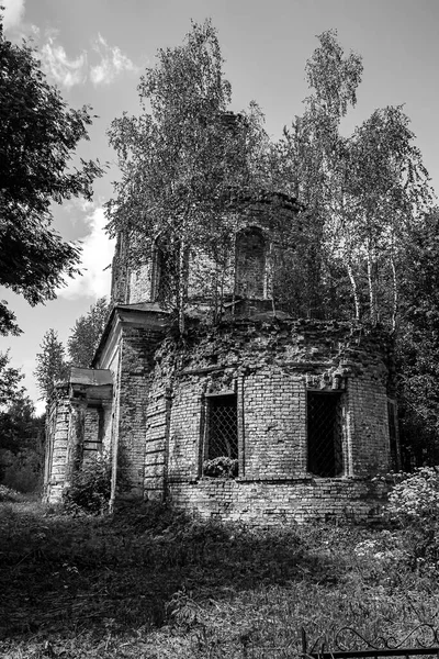 Uma Igreja Ortodoxa Abandonada Aldeia Noskovo Província Kostroma Rússia Ano — Fotografia de Stock