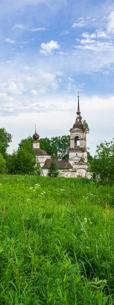 Landskap Förstörd Ortodox Kyrka Byn Fedorovo Kostroma Provinsen Ryssland Byggåret — Stockfoto