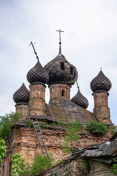 Dômes Une Ancienne Église Abandonnée Village Sukhorukovo Province Kostroma Russie — Photo