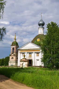Kırsal Ortodoks kilisesi, Rusya 'nın Kostroma ilindeki Spas-Buraki köyü. İnşaat yılı 1777-1805..