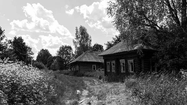 Casas Madeira Uma Aldeia Abandonada Região Kostroma Rússia — Fotografia de Stock