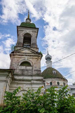 Eski Ortodoks çan kulesi, Rusya 'nın Kostroma eyaletindeki Spas-Buraki köyü. İnşaat yılı 1777-1805..