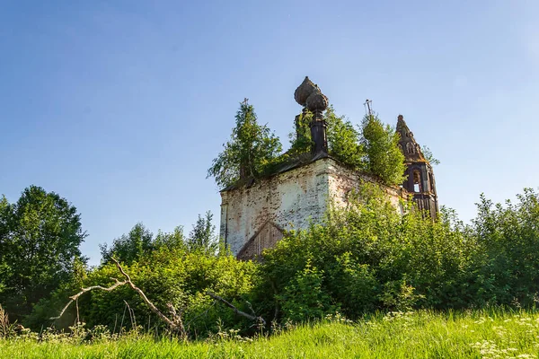 Iglesia Ortodoxa Destruida Pueblo Isupovo Provincia Kostroma Rusia Año Construcción —  Fotos de Stock