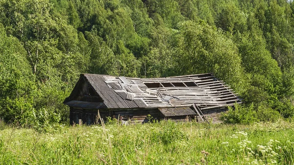 Zerstörte Holzhäuser Russischen Outback — Stockfoto