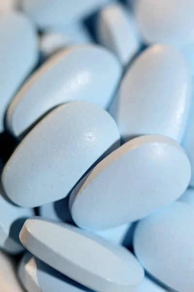 青い薬を閉じる医学的現代的な背景高品質の大きなサイズのプリント — ストック写真