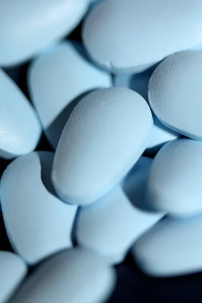 青い薬を閉じる医学的現代的な背景高品質の大きなサイズのプリント — ストック写真