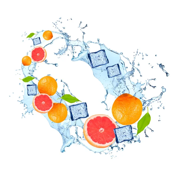 果物と水のしぶき — ストック写真