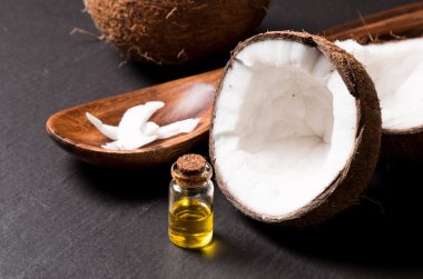 Hindistan cevizi yağı siyah