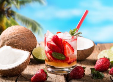 Yaz içki, çilek mojito