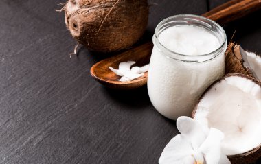 Hindistan cevizi yağı siyah