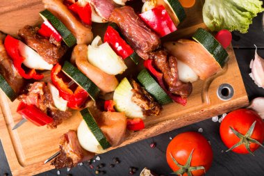 Yemek pişirme Barbekü için hazırlanıyor