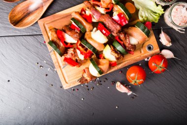 Yemek pişirme Barbekü için hazırlanıyor