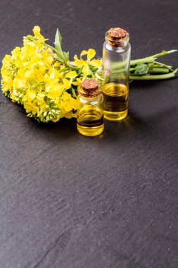 Tecavüz petrol ve çiçek