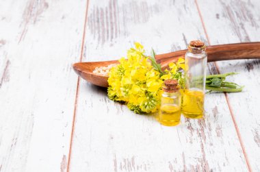 Tecavüz petrol ve çiçek