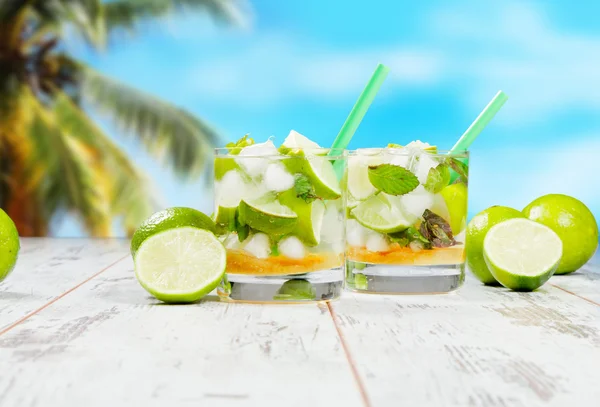 Mojito drink on wood — Stock Photo, Image