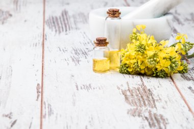 Tecavüz petrol ve çiçek