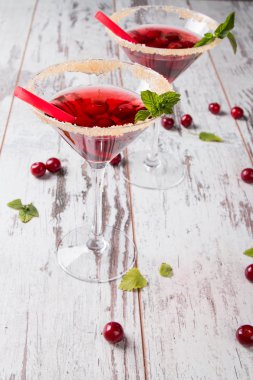 Yaz vişne içeceği