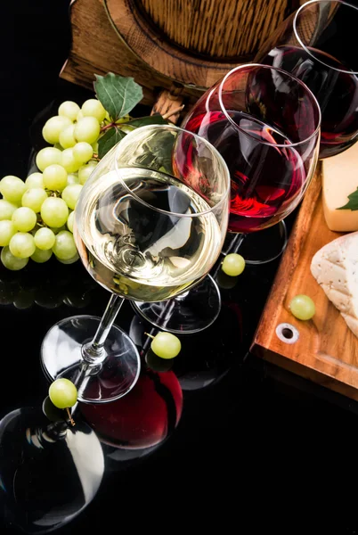 Wein und Käse — Stockfoto