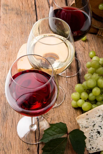 Wine and cheese — Stock Photo, Image