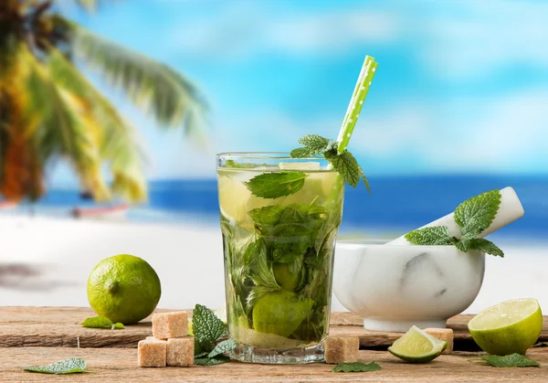 Mojito limon içecek — Stok fotoğraf