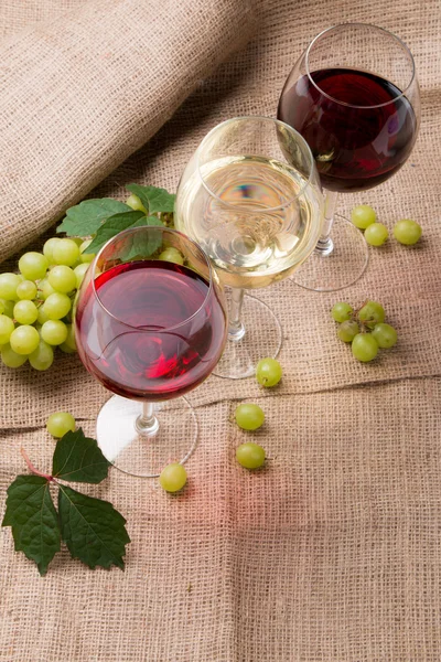 Wine glasses and decoration — Stock Photo, Image