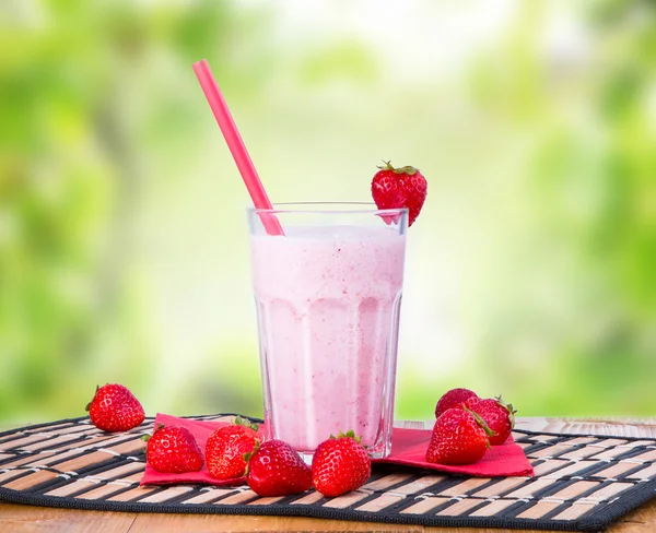 Batido de leche —  Fotos de Stock