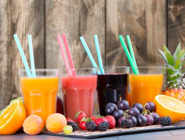 taze sıkılmış meyve suları