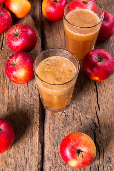 Čerstvý džus jablko — Stock fotografie