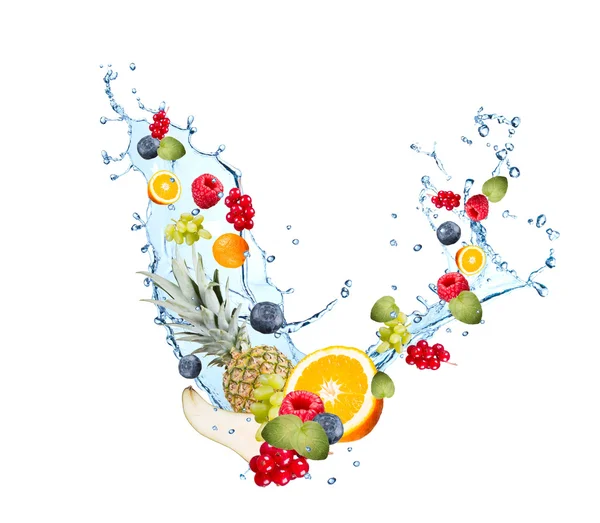 Frukter som omfattas i vattenstänk — Stockfoto