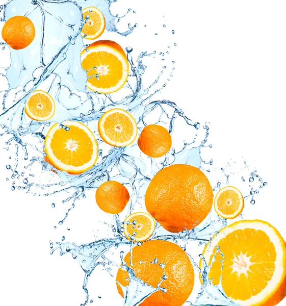 Fruits frais, orange dans l'eau — Photo