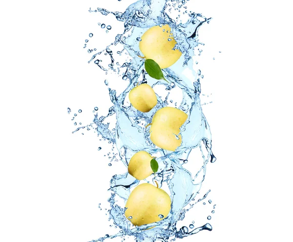 Apple falling in water splash — Stock Photo, Image