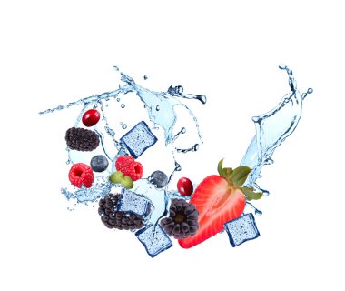 su sıçrama içinde düşen meyveleri