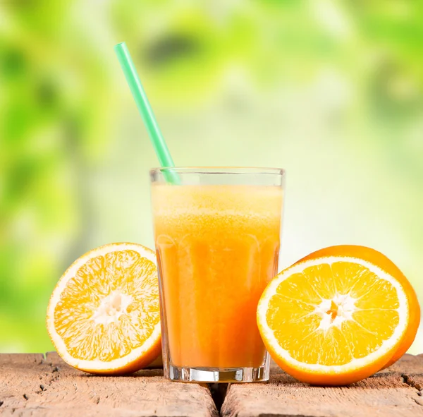 Fresh juice and fruit — Stock Photo, Image