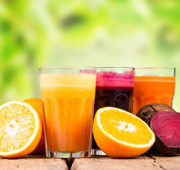 Färsk juice frukt och grönsaker — Stockfoto