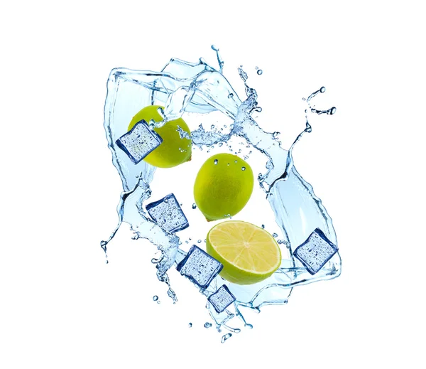 Salpicadura de agua con frutas — Foto de Stock