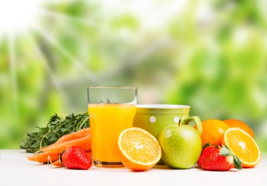 Taze meyve suyu turuncu