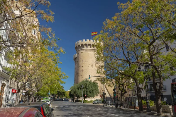 スペインのバレンシア 2020年10月11日 クアルト塔またはカルト塔の南側 ギレム カストロ通り フランスとの独立戦争中に生じた穴 — ストック写真