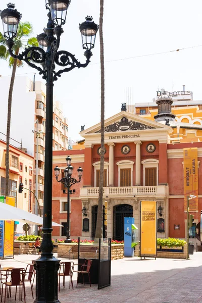 スペインのカステリョン 2021年6月14日 カステジョン大劇場正面 1894年に開業 市内中心部の平和広場 パスに位置 — ストック写真
