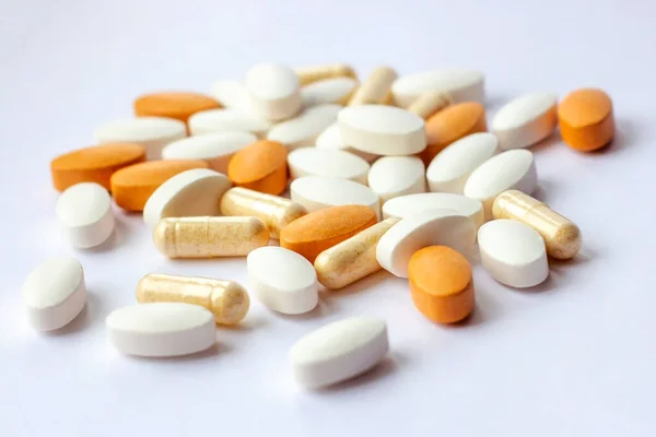 Různé Farmaceutické Léky Pilulky Tablety Tobolky Bílém Pozadí Farmacie Téma — Stock fotografie