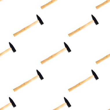 Metal çekiç araç gereçleri beyaz arkaplanda izole edilmiş kusursuz deseni tekrarlıyor.