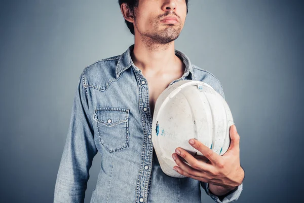 Trabalhador orgulhoso com chapéu duro — Fotografia de Stock