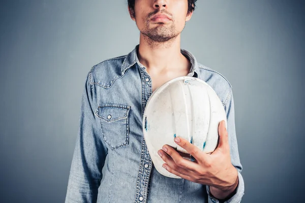 Trabalhador orgulhoso com chapéu duro — Fotografia de Stock