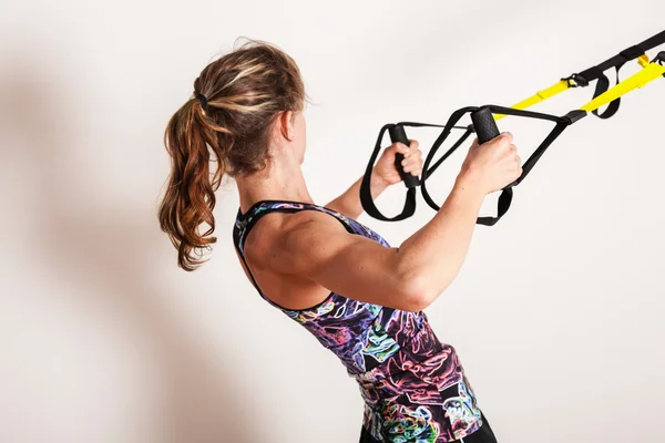 Woman doing bodyweight exercises — Stock Photo, Image