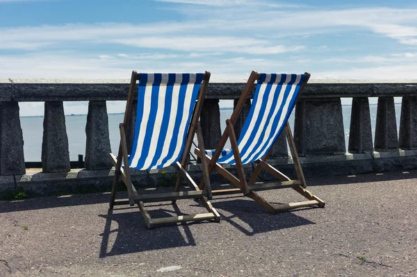 Two deck chairs by the seaside — Stock Photo, Image