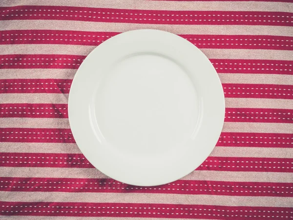 Beyaz çay havlu tabağa