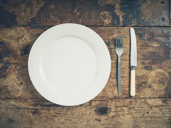 Çatal ve bıçaklı tabak.