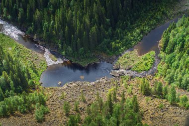 Ravnejuv uçurumu Norveç 'te panoramik çekim